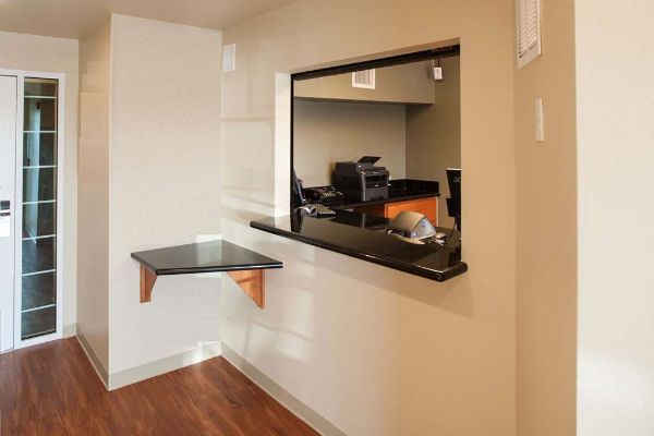 Hotel WOODSPRING SUITES LAKE CHARLES (Lake Charles)